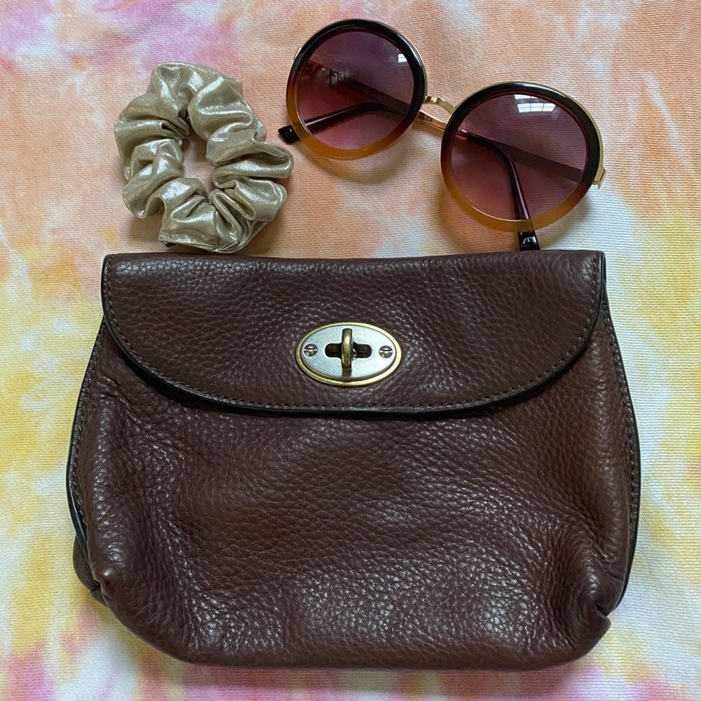 • VTG Fossil Clutch •